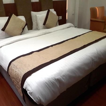 Airport Hotel Golden Bliss Near Delhi Airport Nuova Delhi Esterno foto