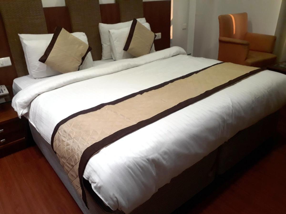 Airport Hotel Golden Bliss Near Delhi Airport Nuova Delhi Esterno foto