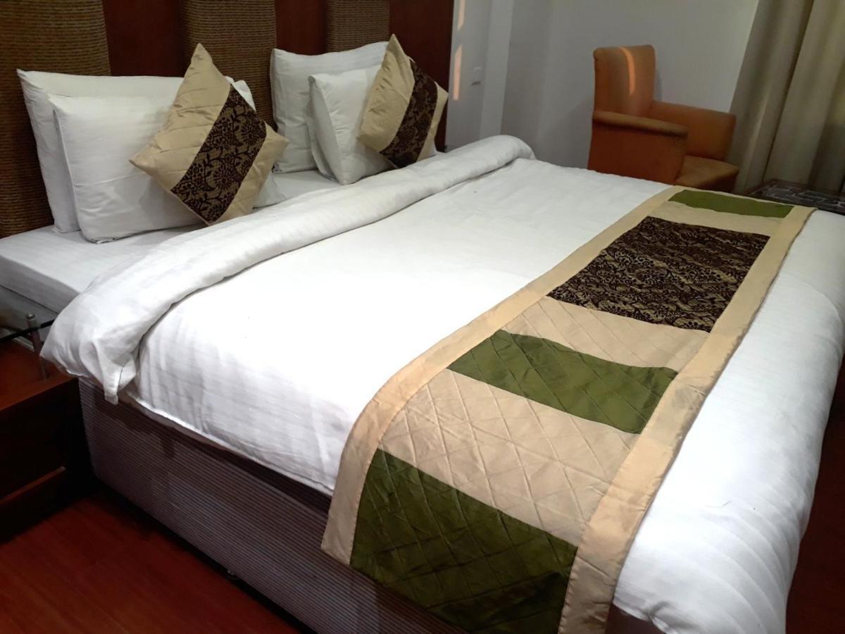 Airport Hotel Golden Bliss Near Delhi Airport Nuova Delhi Esterno foto