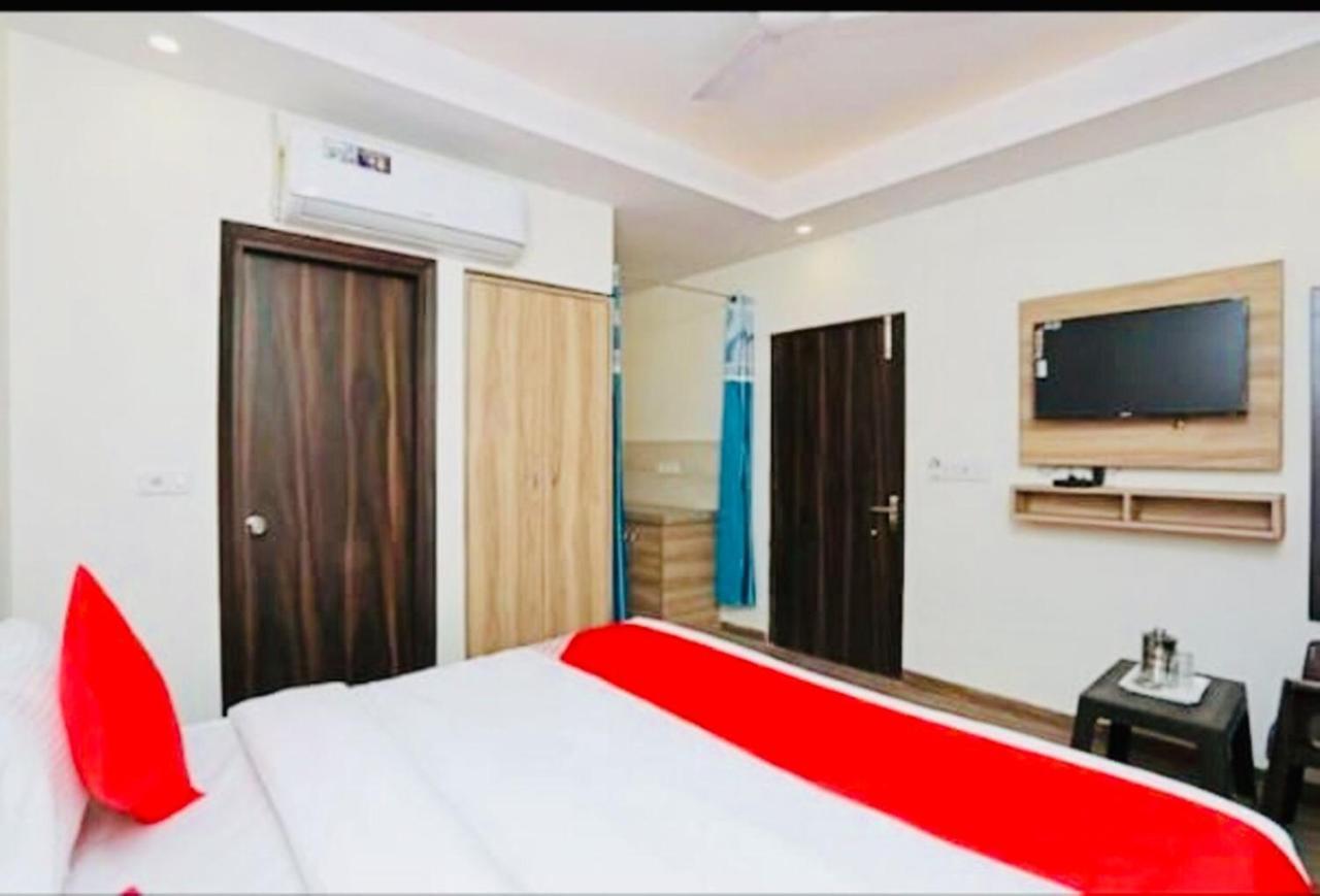Airport Hotel Golden Bliss Near Delhi Airport Nuova Delhi Esterno foto