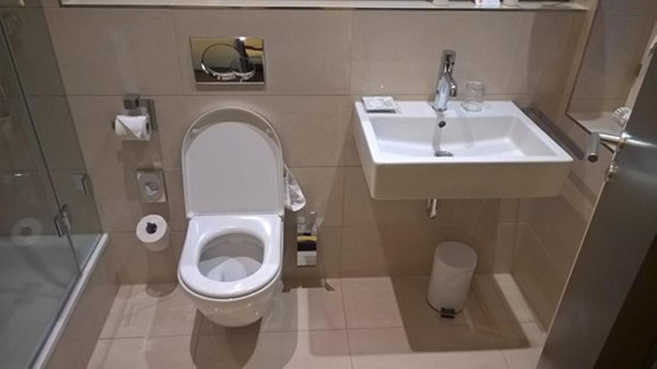 Airport Hotel Golden Bliss Near Delhi Airport Nuova Delhi Esterno foto