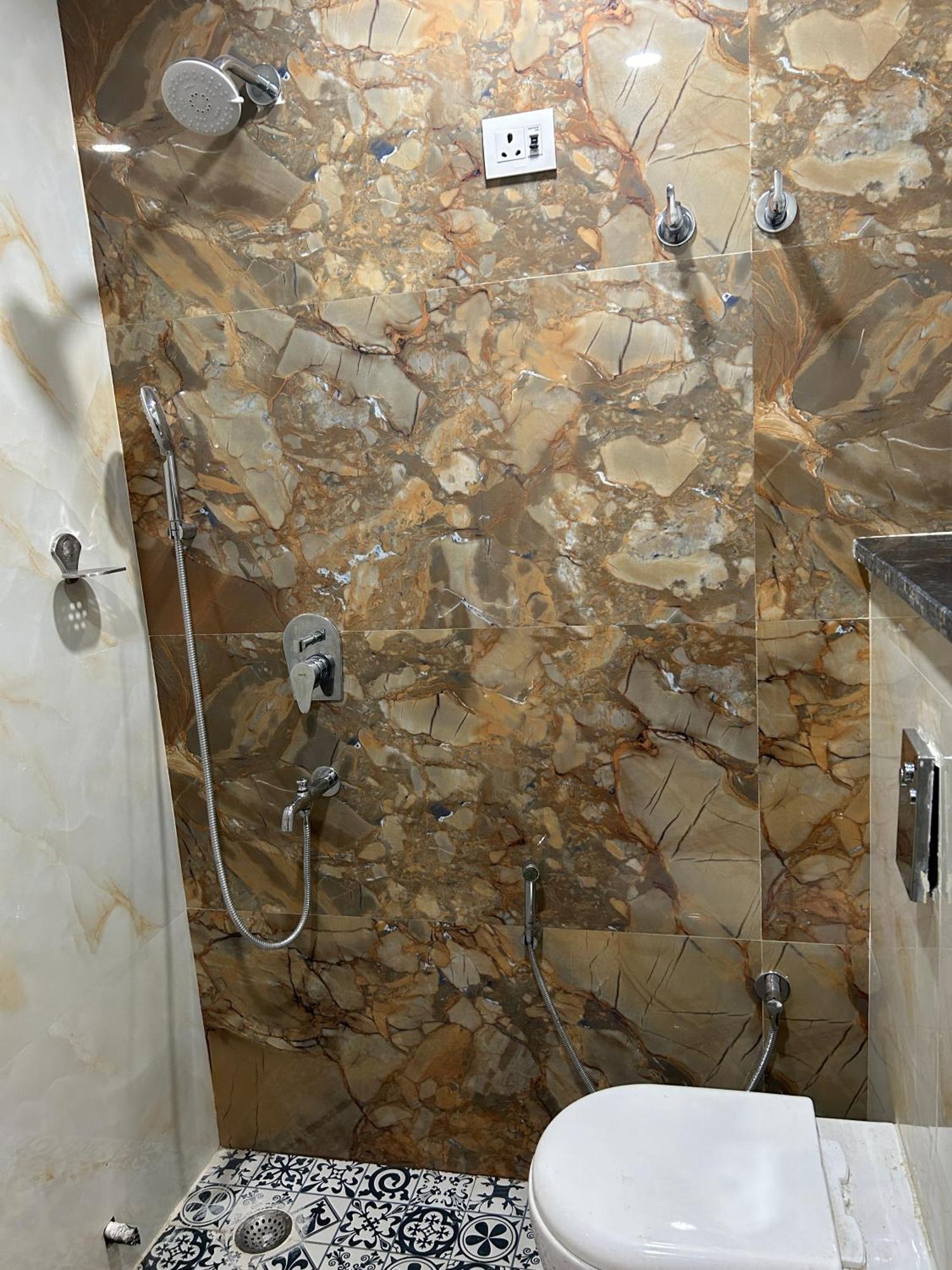 Airport Hotel Golden Bliss Near Delhi Airport Nuova Delhi Esterno foto