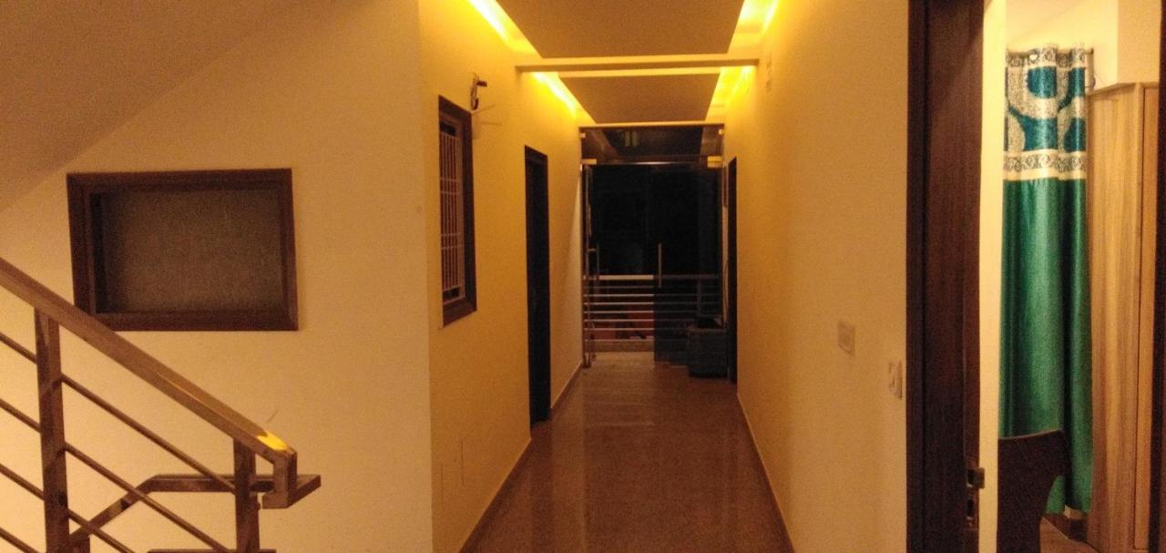 Airport Hotel Golden Bliss Near Delhi Airport Nuova Delhi Esterno foto